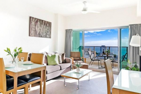 Arafura Suites - Dual-Studio Resort-style Getaway